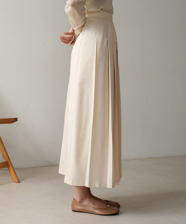 LONG PLEATED SKIRT