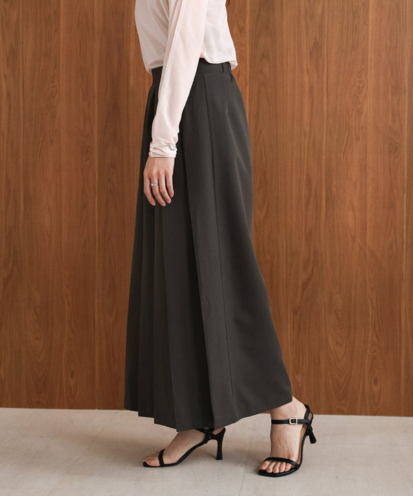 LONG PLEATED SKIRT