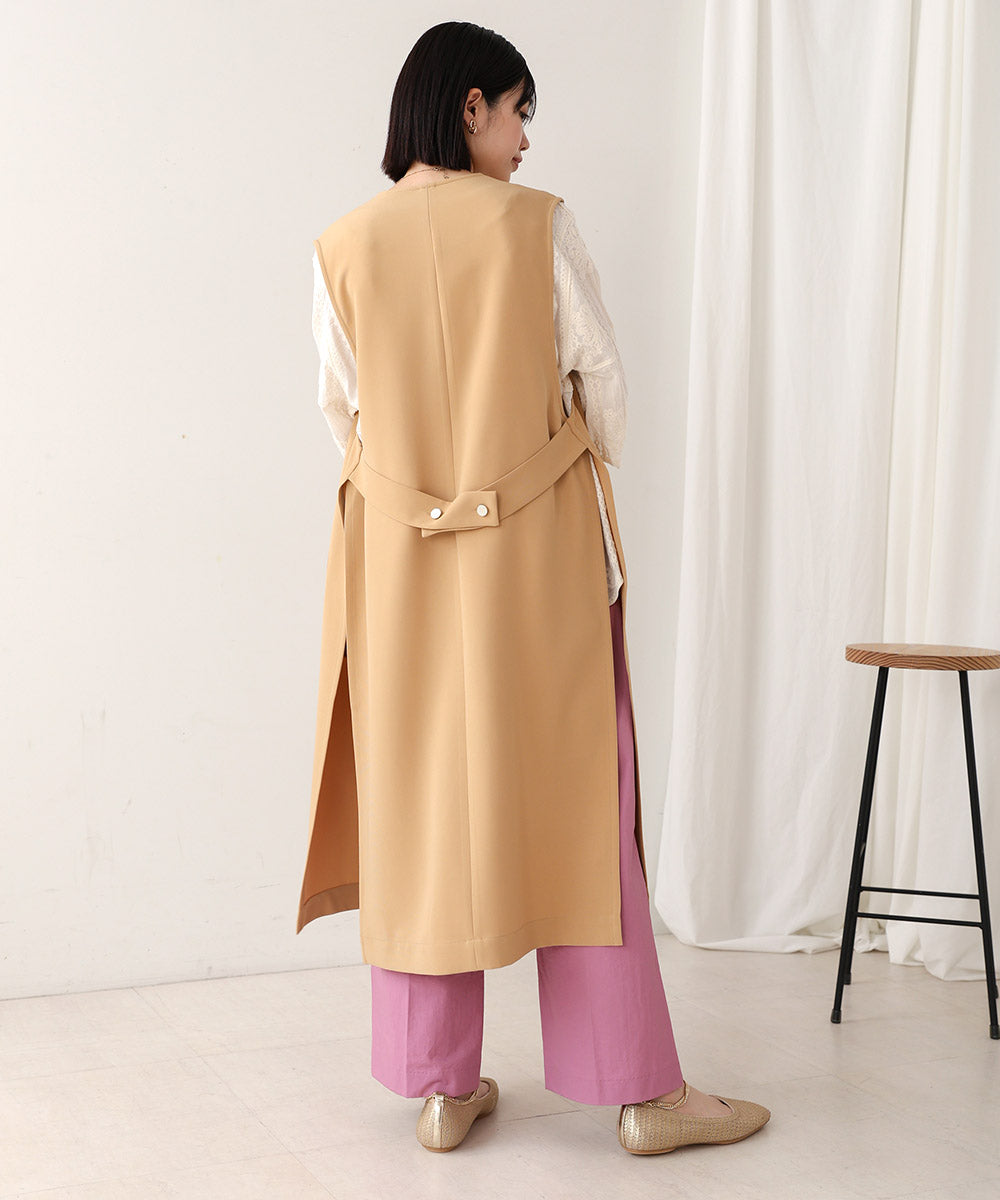 【WEB限定】ＢＡＣＫベルトボタン付きシンプルジレ