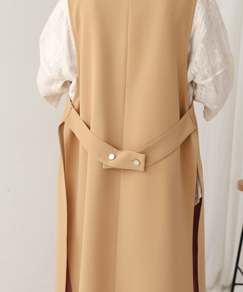 【WEB限定】ＢＡＣＫベルトボタン付きシンプルジレ