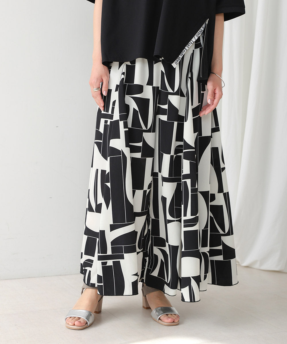幾何学柄フレアパンツ