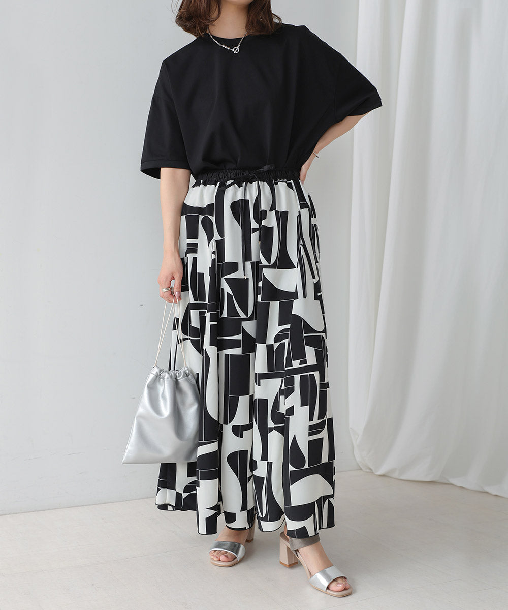 幾何学柄フレアパンツ