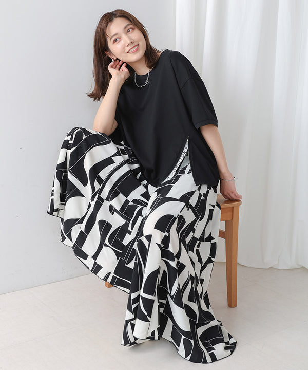 幾何学柄フレアパンツ