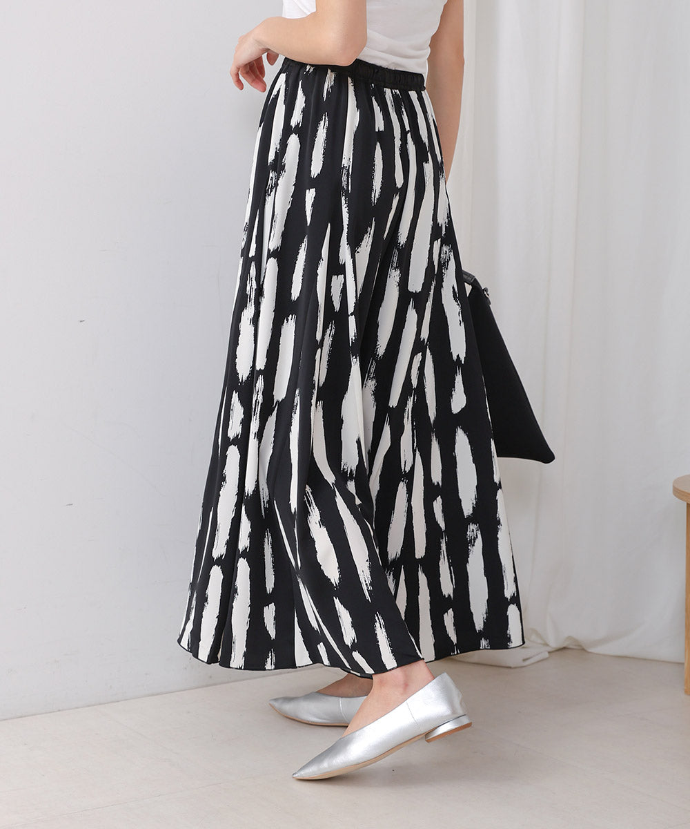 幾何学柄フレアパンツ