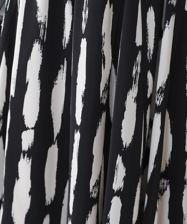 幾何学柄フレアパンツ