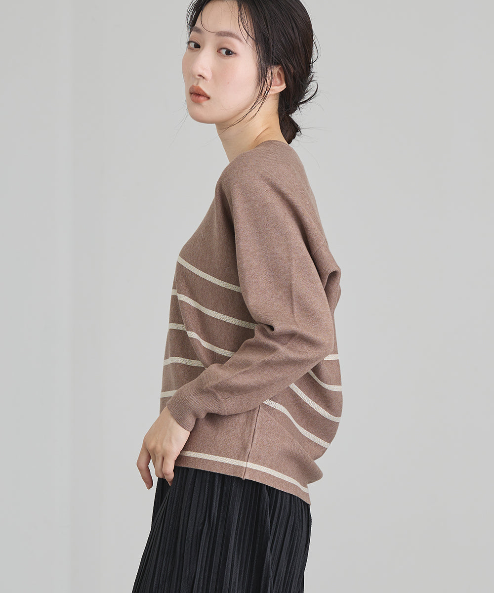 ラメボーダーVネックニット