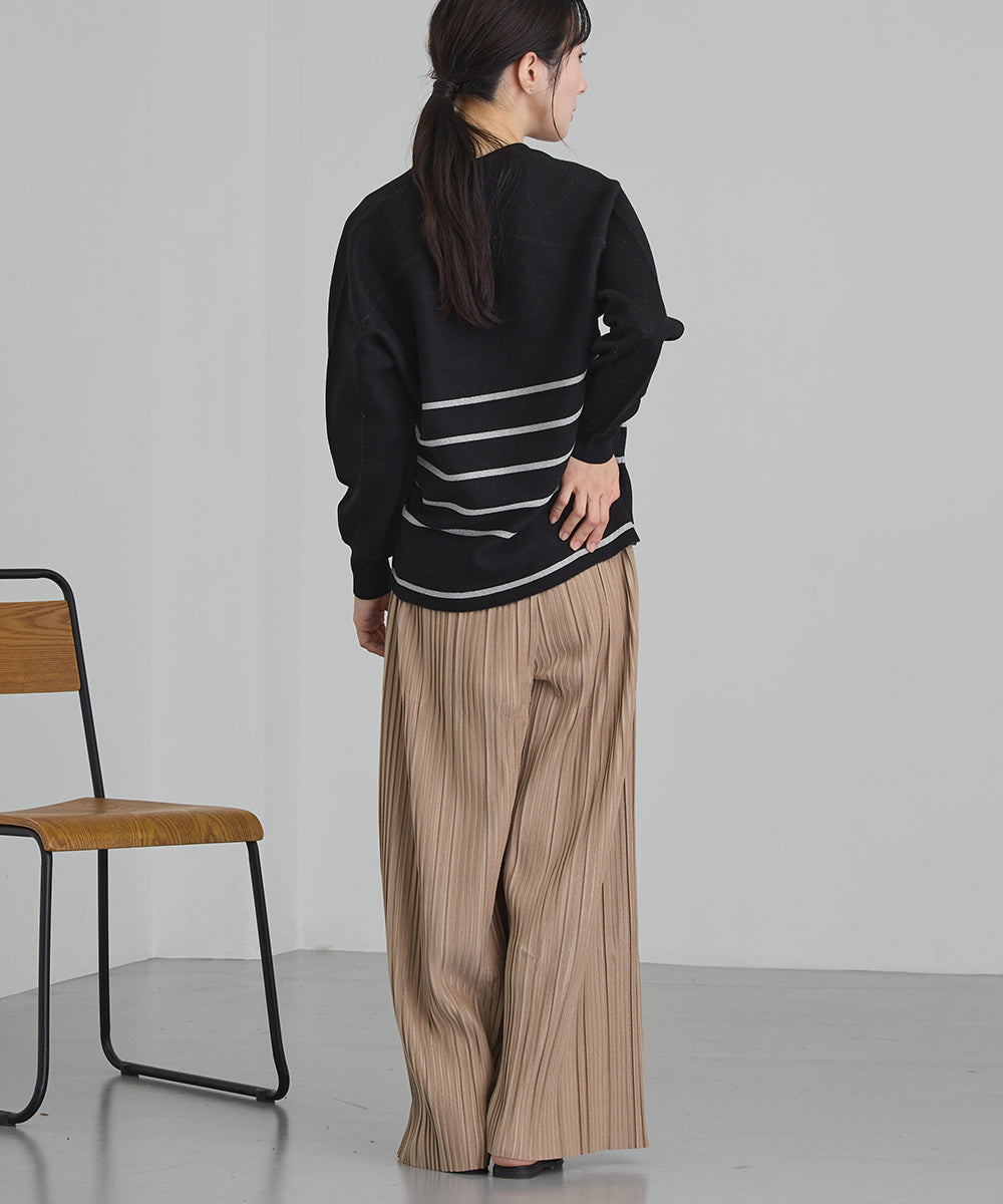 ラメボーダーVネックニット