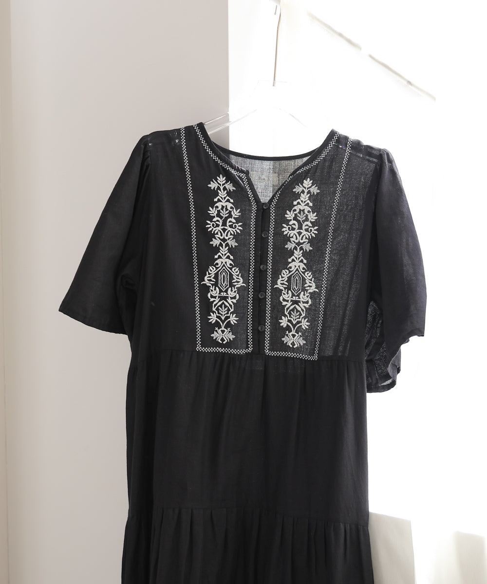 【S・Mサイズ展開】袖フレア－ティアード刺繍ワンピース