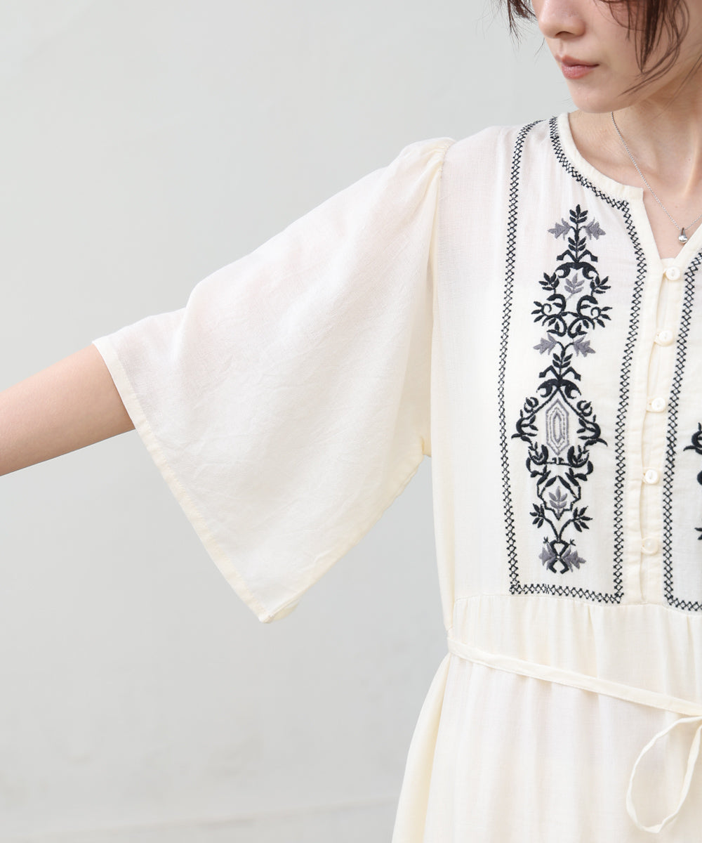 【S・Mサイズ展開】袖フレア－ティアード刺繍ワンピース