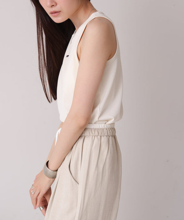 ロゴプレート付アメスリタンクトップ