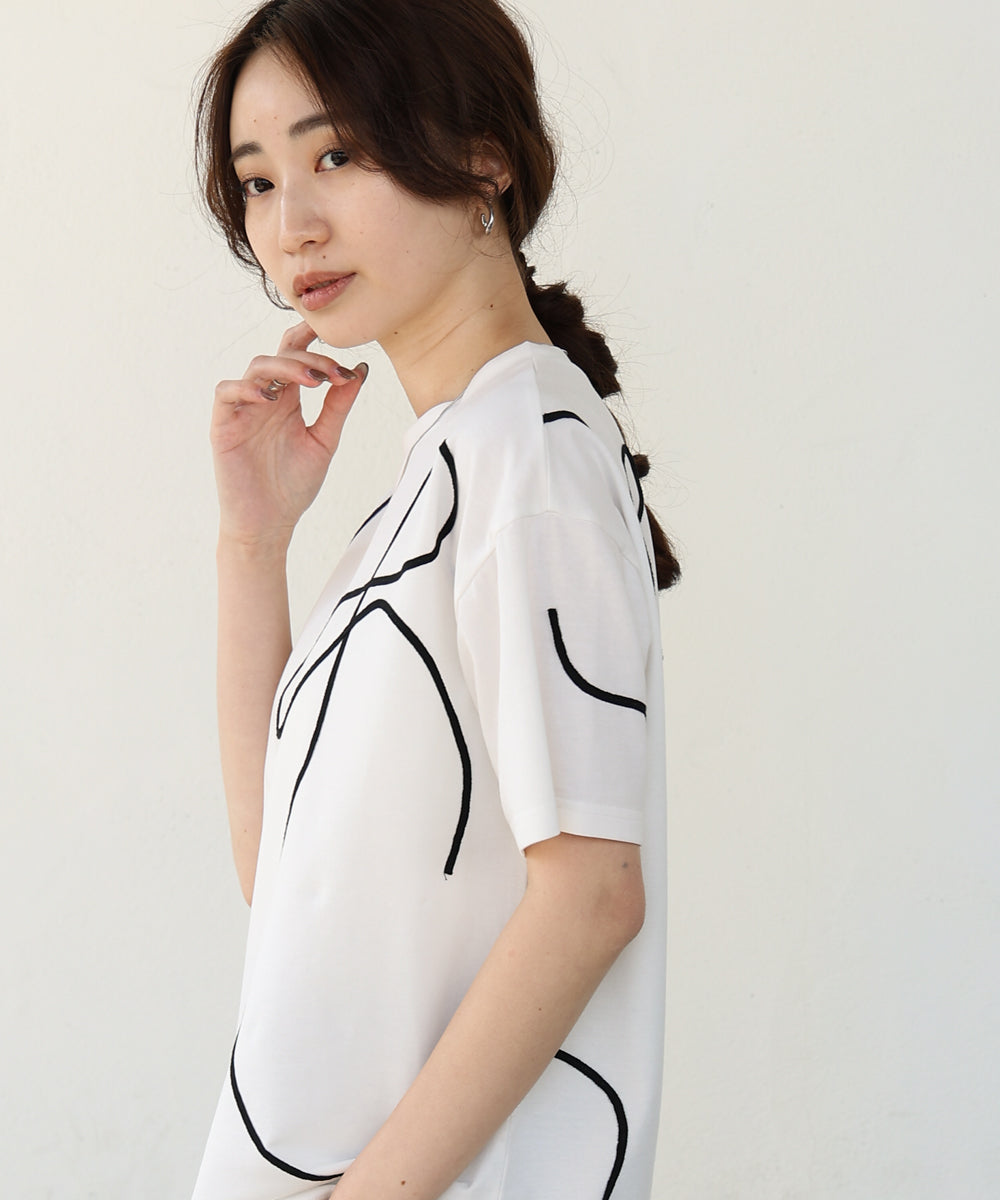コード刺繡使いＴシャツ