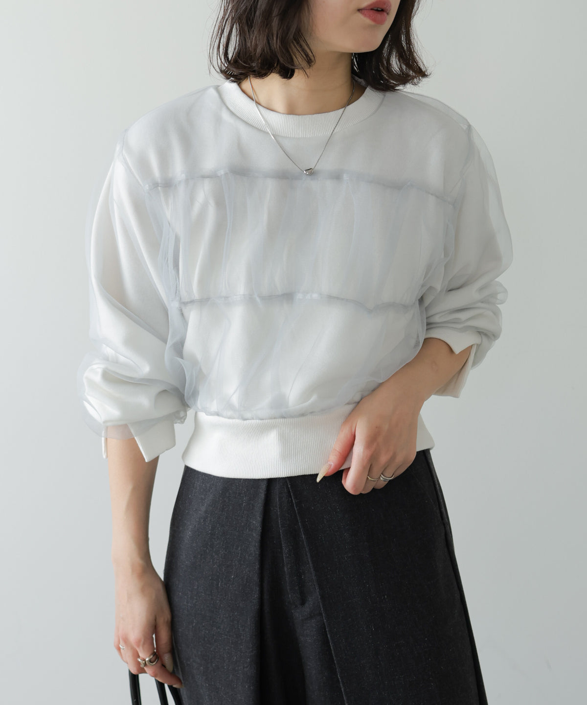 ショート丈チュールレイヤードスウェット