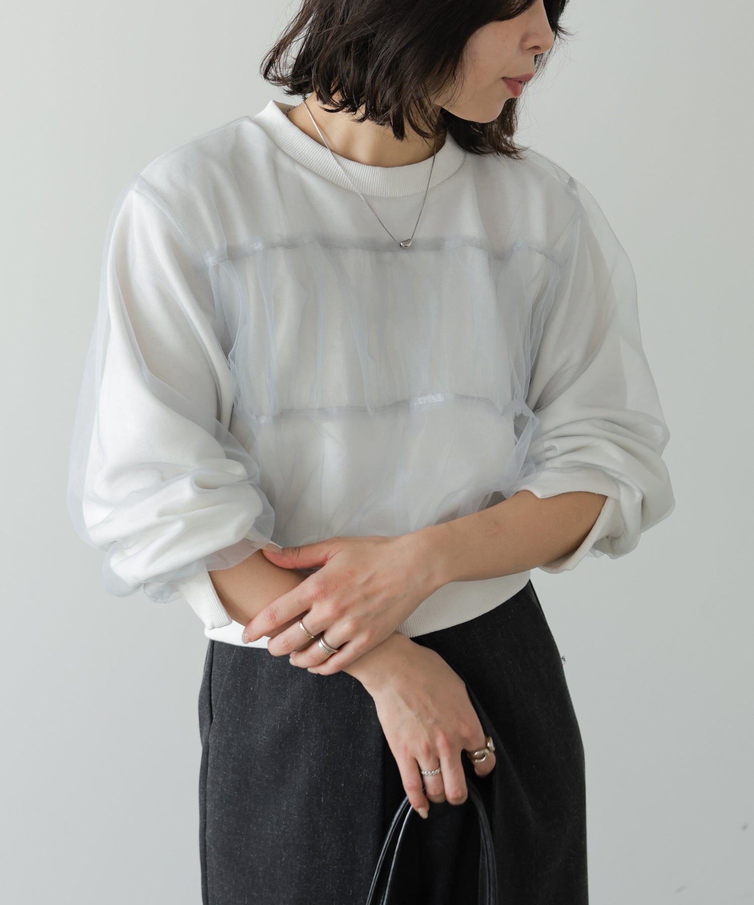 ショート丈チュールレイヤードスウェット