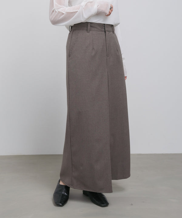 フロントタックＩラインスカート