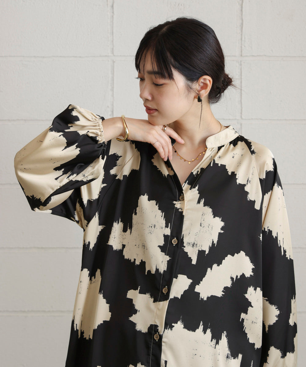 モノトーン柄シャツワンピース［9/12発送予定］