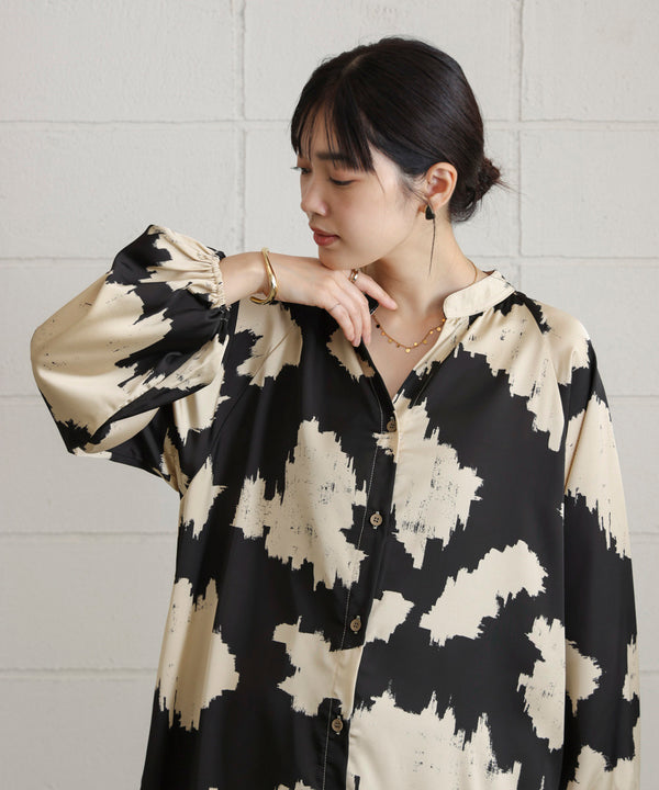 モノトーン柄シャツワンピース［9/12発送予定］