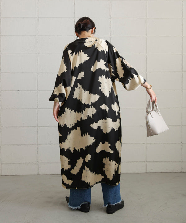 モノトーン柄シャツワンピース［9/12発送予定］