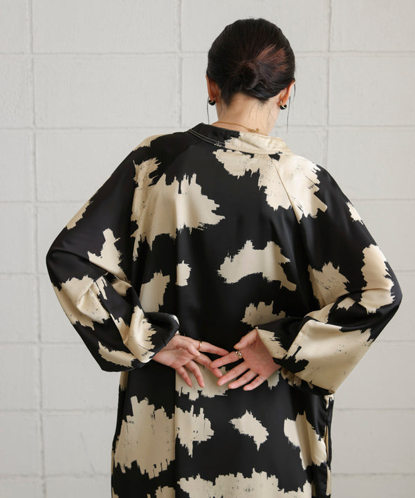 モノトーン柄シャツワンピース［9/12発送予定］