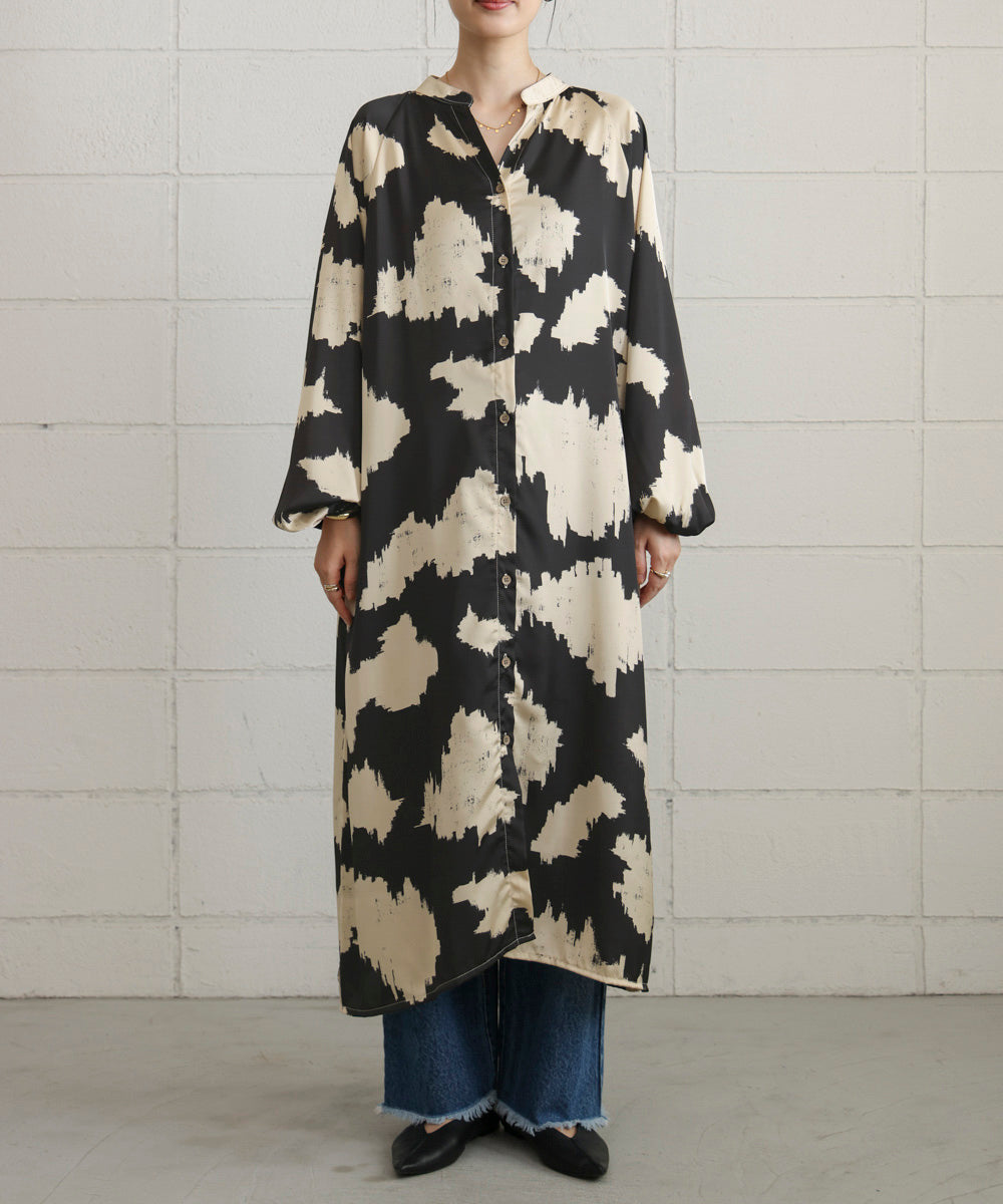 モノトーン柄シャツワンピース［9/12発送予定］
