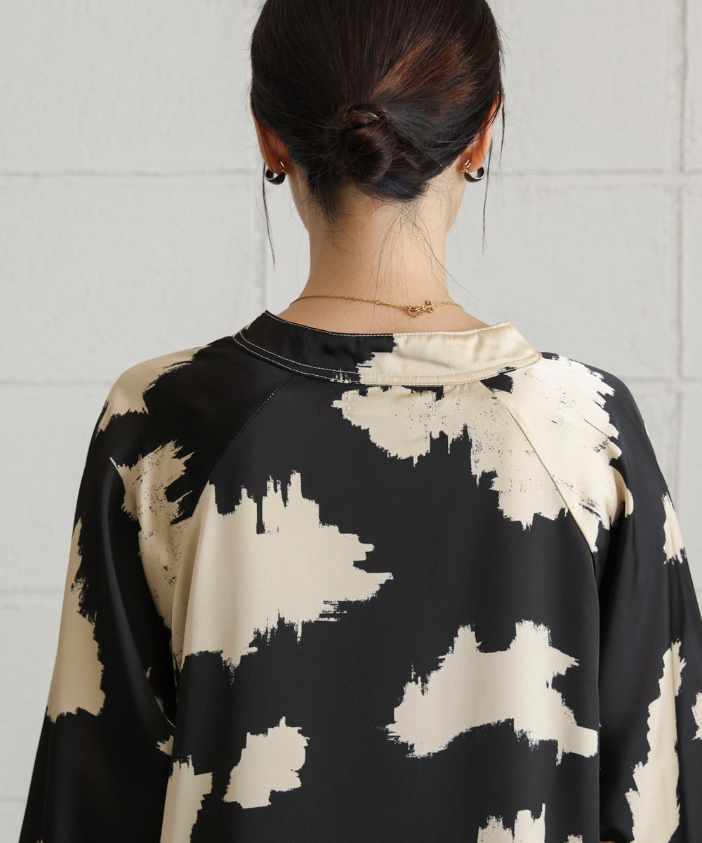 モノトーン柄シャツワンピース［9/12発送予定］