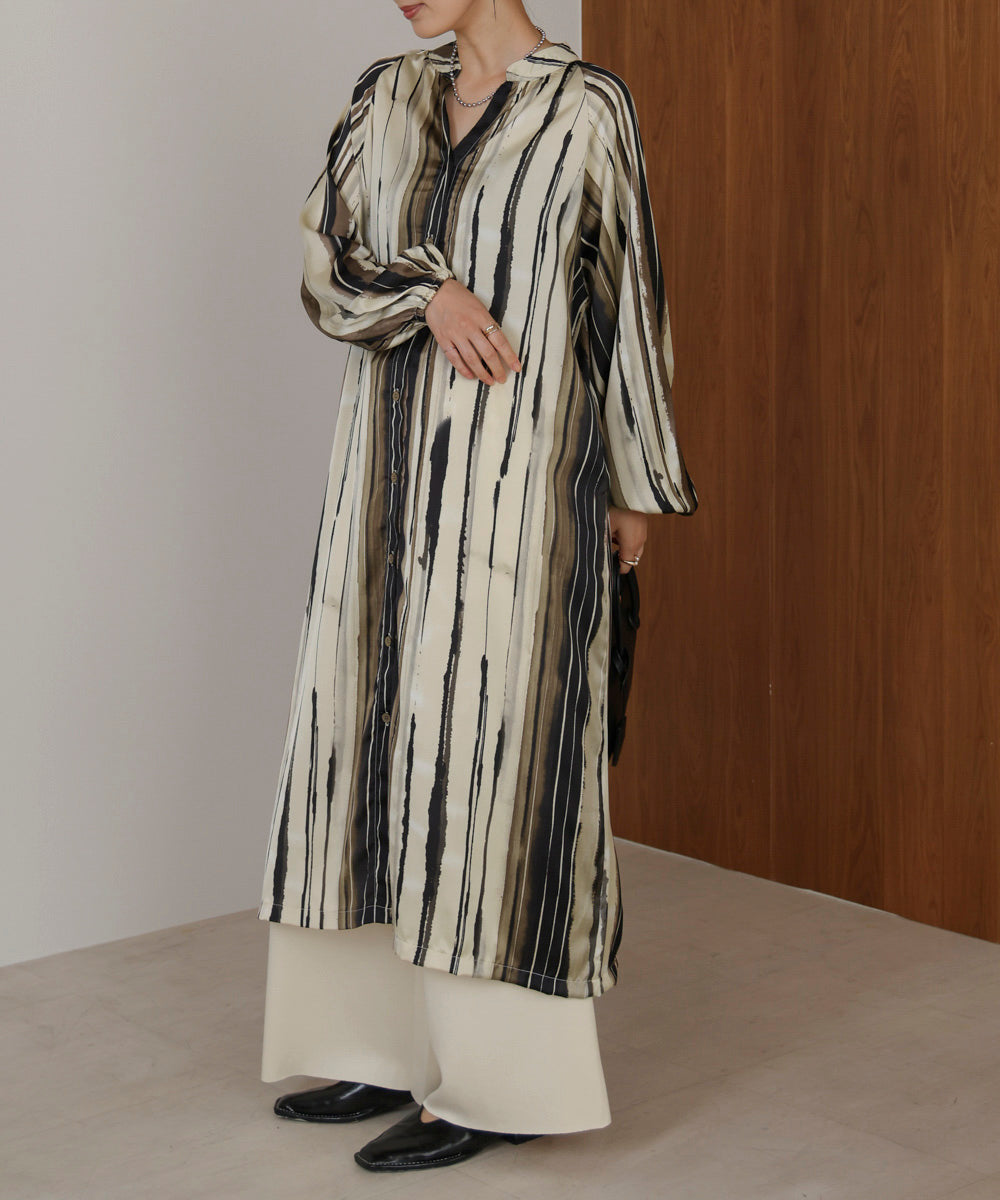 モノトーン柄シャツワンピース［9/12発送予定］
