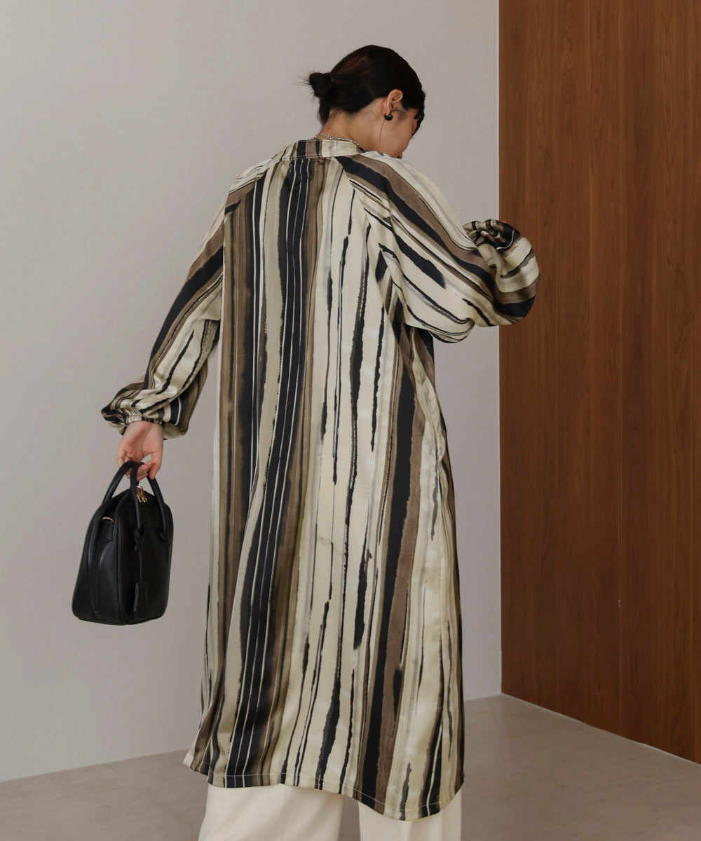 モノトーン柄シャツワンピース［9/12発送予定］