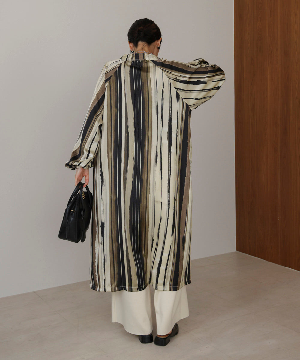 モノトーン柄シャツワンピース［9/12発送予定］