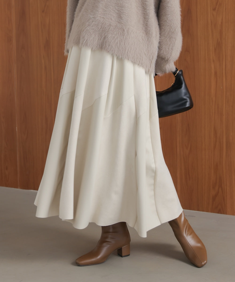 フェイクレザーフレアスカート