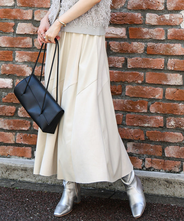 フェイクレザーフレアスカート