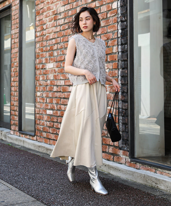 フェイクレザーフレアスカート