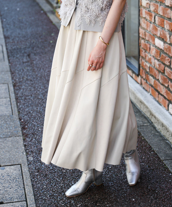 フェイクレザーフレアスカート