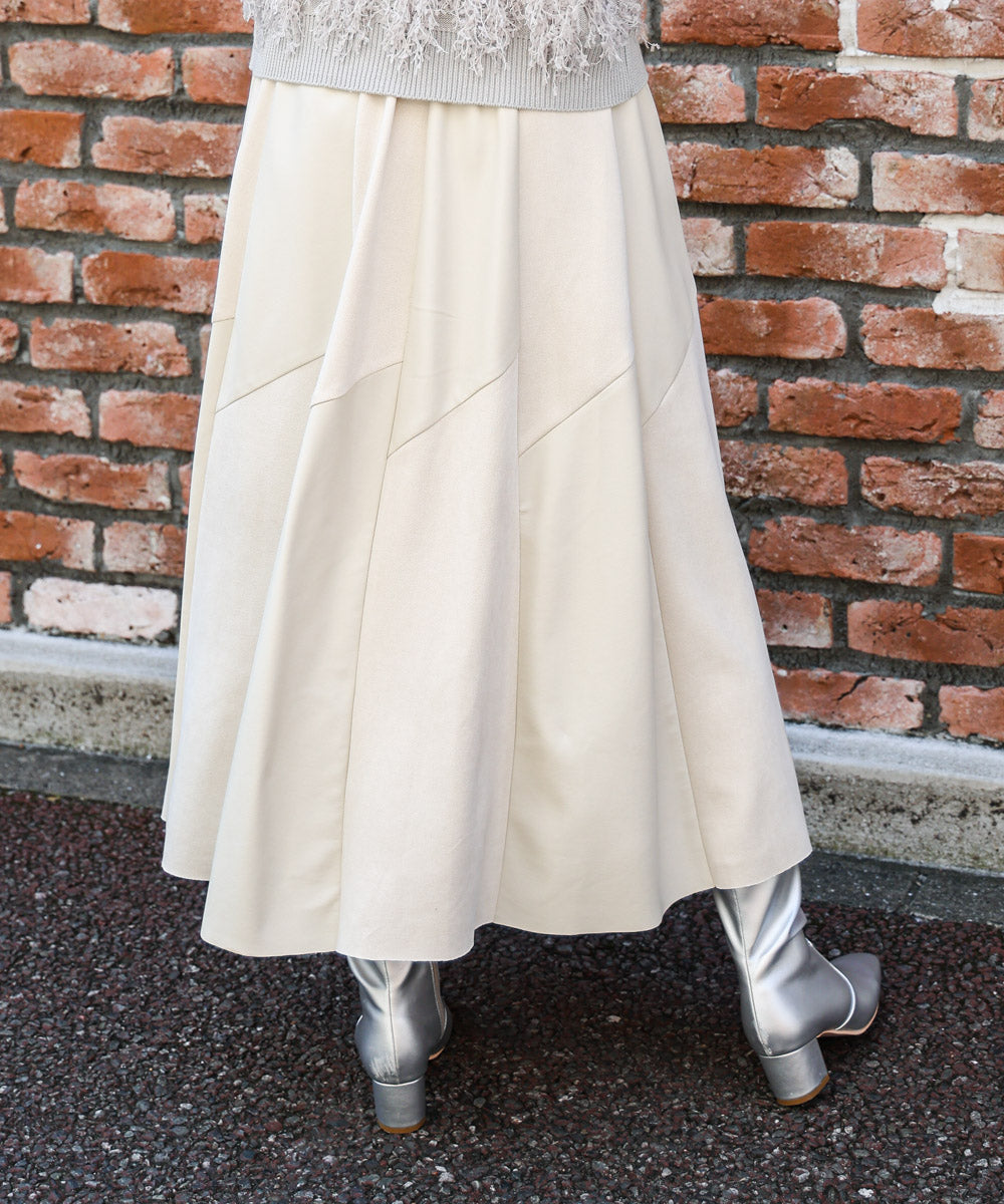 フェイクレザーフレアスカート