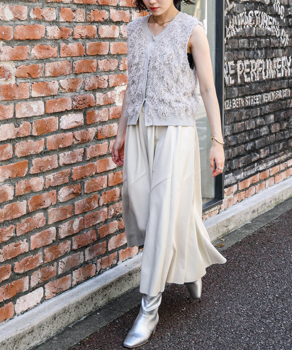 フェイクレザーフレアスカート