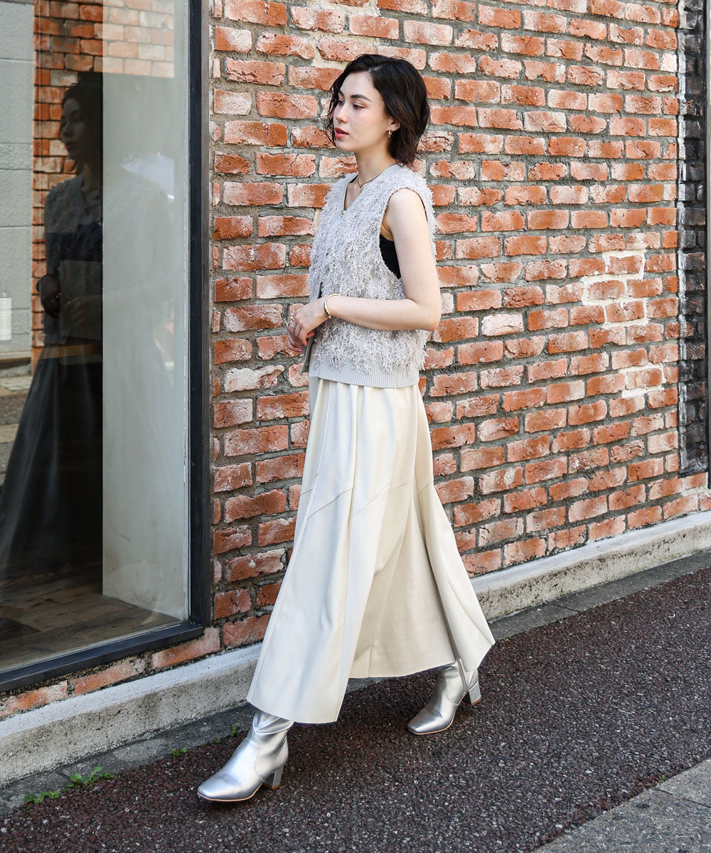 フェイクレザーフレアスカート