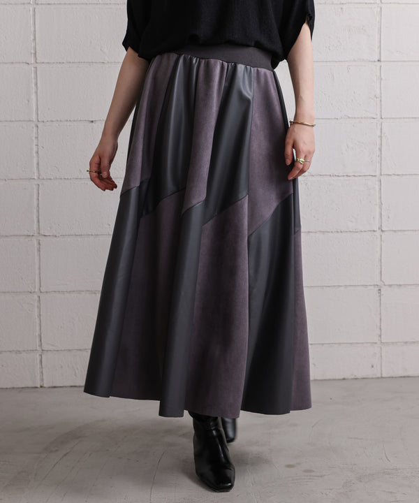 フェイクレザーフレアスカート