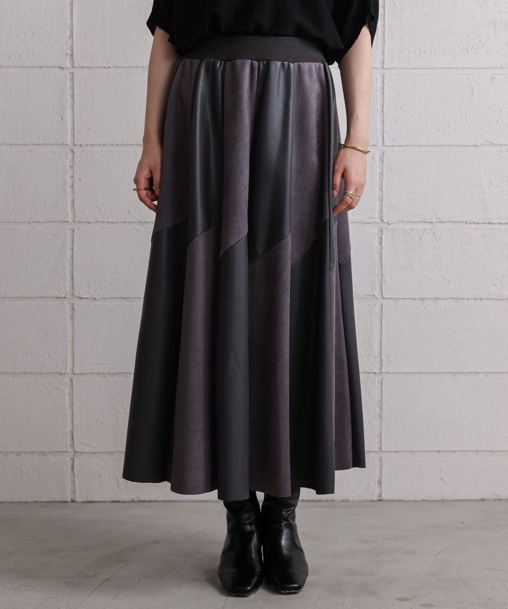 フェイクレザーフレアスカート