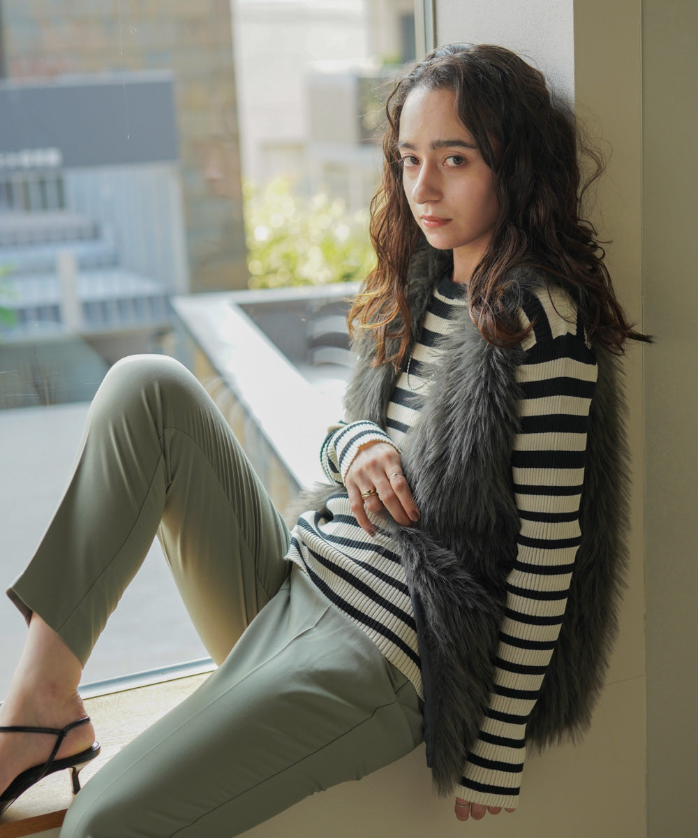 コンフォータブルエアーラウンドネックプルオーバー