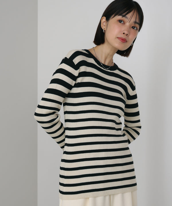 コンフォータブルエアーラウンドネックプルオーバー