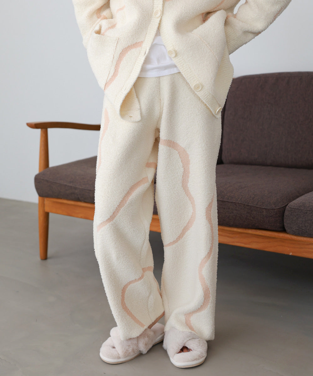 ウェーブモチーフふわもちパンツ
