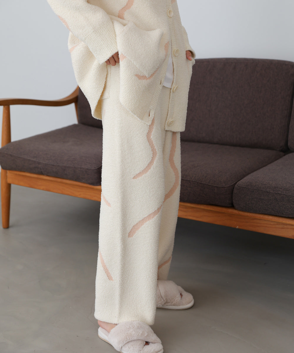 ウェーブモチーフふわもちパンツ