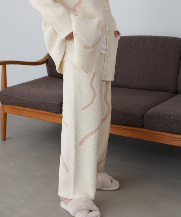 ウェーブモチーフふわもちパンツ