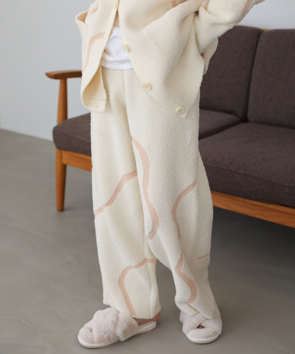 ウェーブモチーフふわもちパンツ