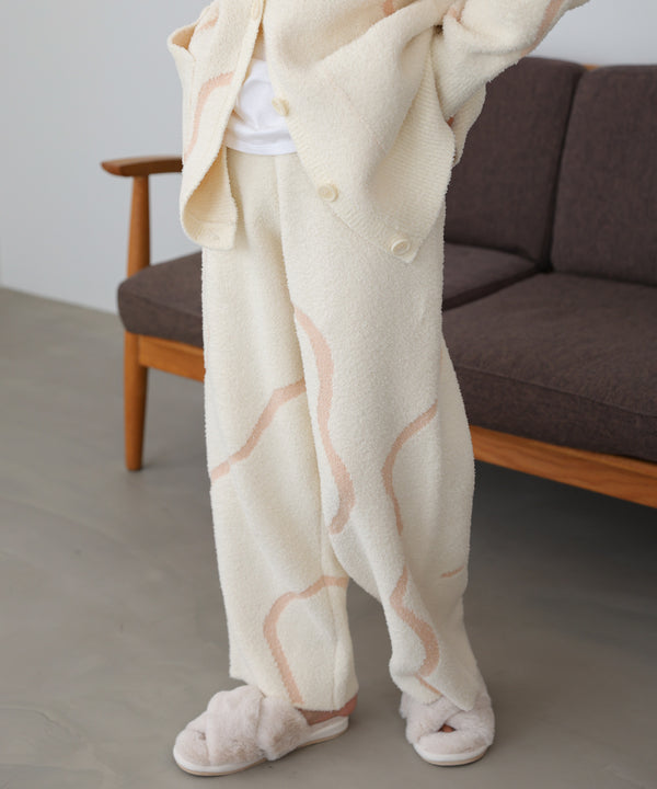 ウェーブモチーフふわもちパンツ