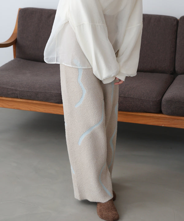 ウェーブモチーフふわもちパンツ