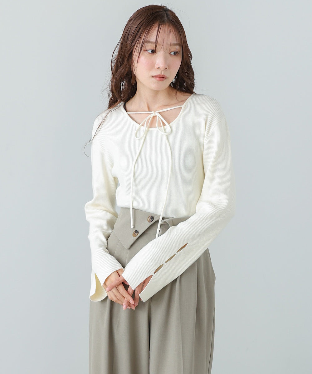 スリットニットトップス