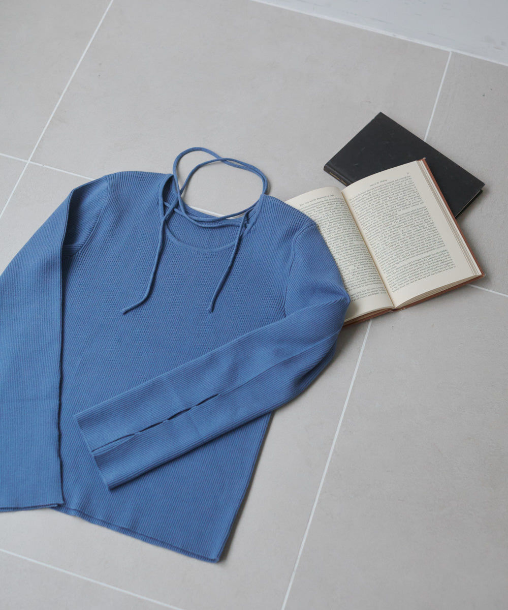 スリットニットトップス