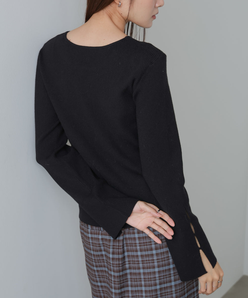 スリットニットトップス