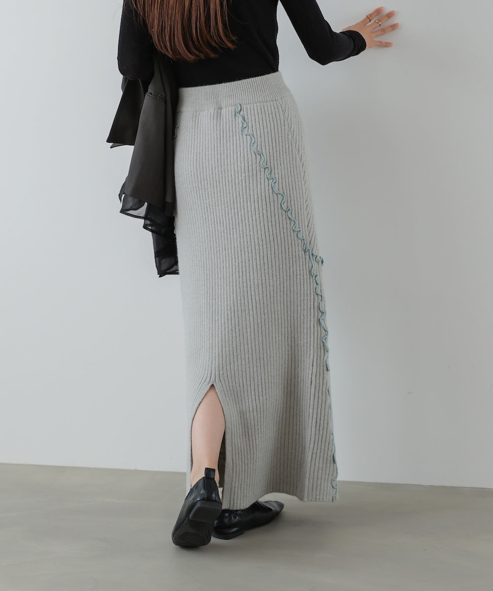 ランダムメロウニットスカート