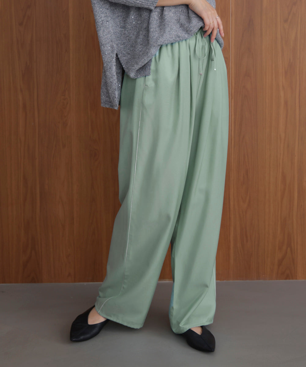 DIABLOS　綿　サテン　ツイルパンツ　PRAY HANDS刺繍　ディアブロス サワアラモード Sawa a la mode 花を添えたインド手刺繍デニムスキニー