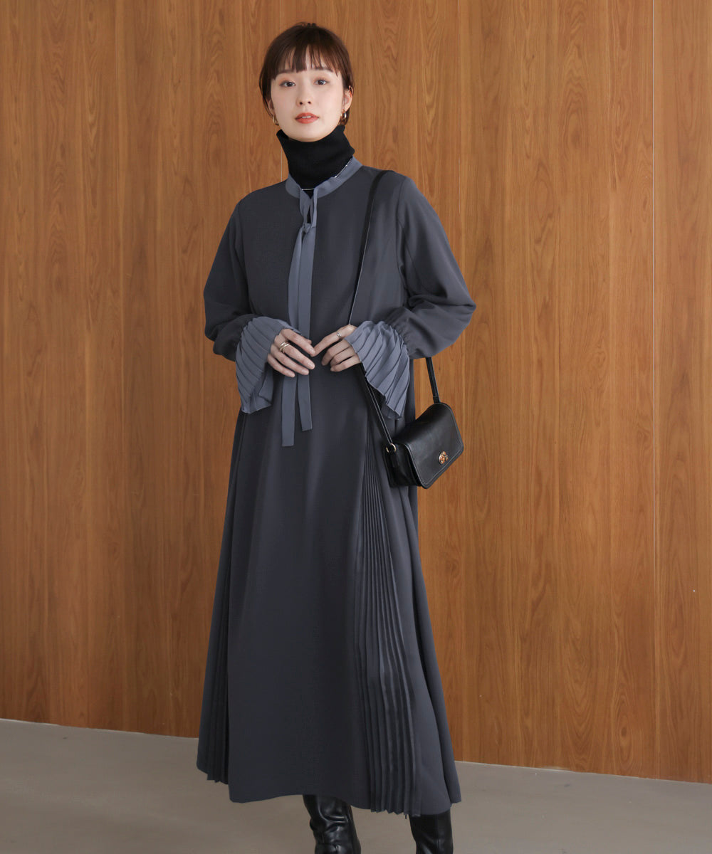 プリーツワンピース